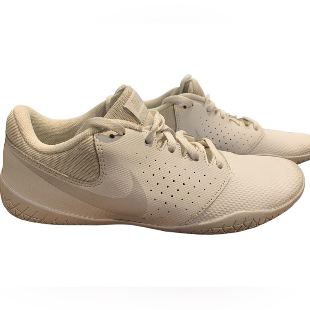 Women’s Nike Cheer Sideline IV White Shoes - Picture 3 of 13